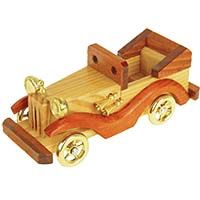 dreveny model auta